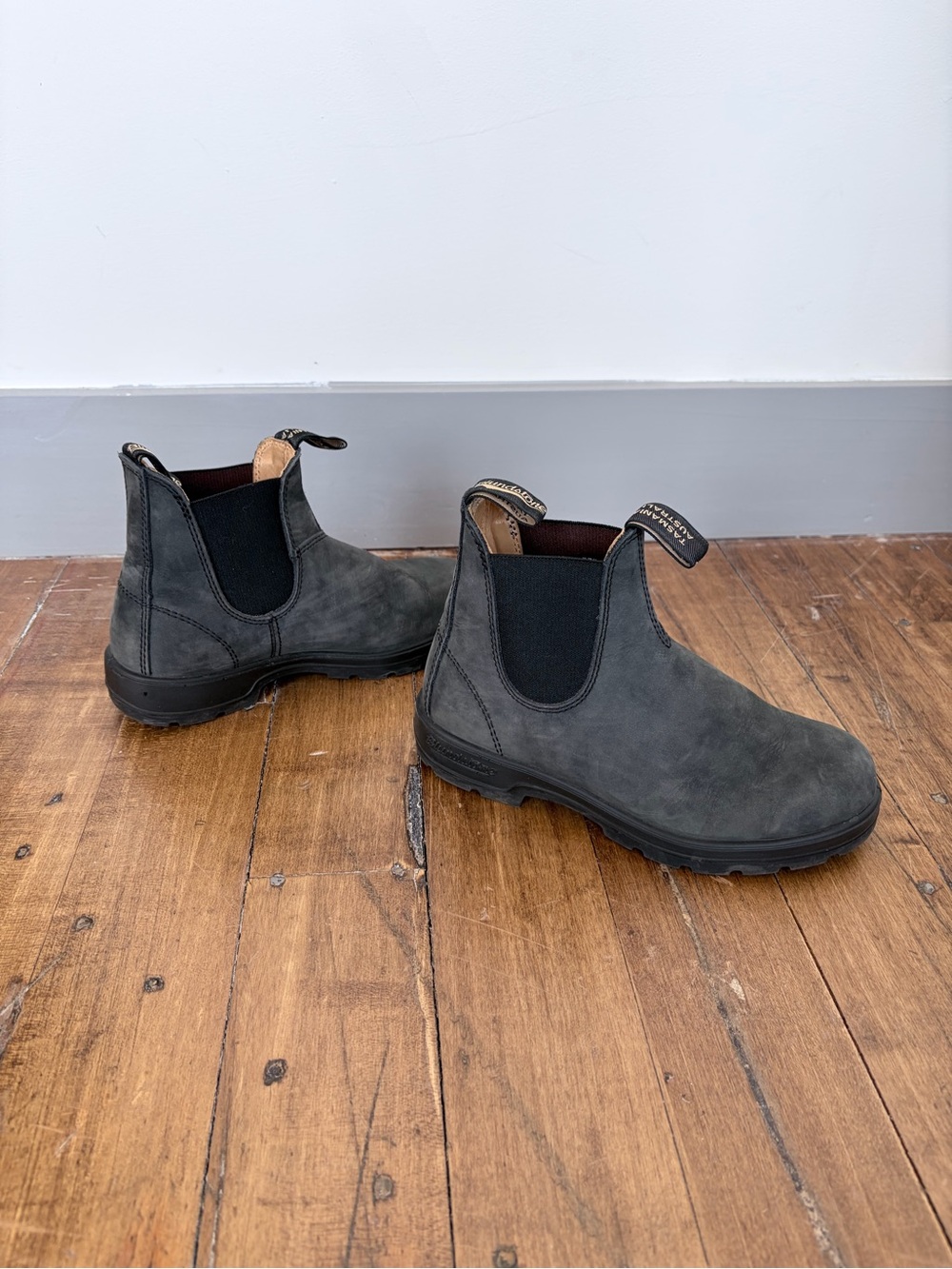 Blundstone 587 Chelsea Boots Rustic Black Leather Women US 7.5 AU 4.5 - Picture 4 of 8